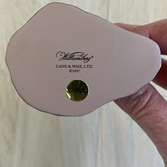 Williamsburg Cooper Making Wooden Barrel - Lang and Wise - Picture 5 of 10